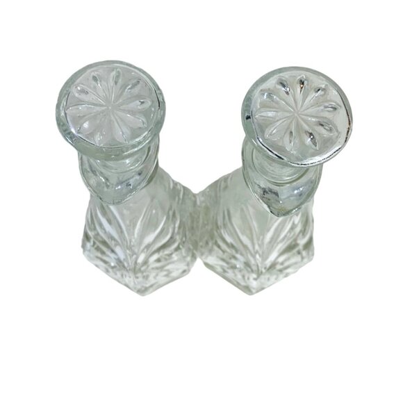 Pair Of Glass Cruet Bottles With Stoppers Floral Starburt Pattern Oil Vinegar - Picture 5 of 15